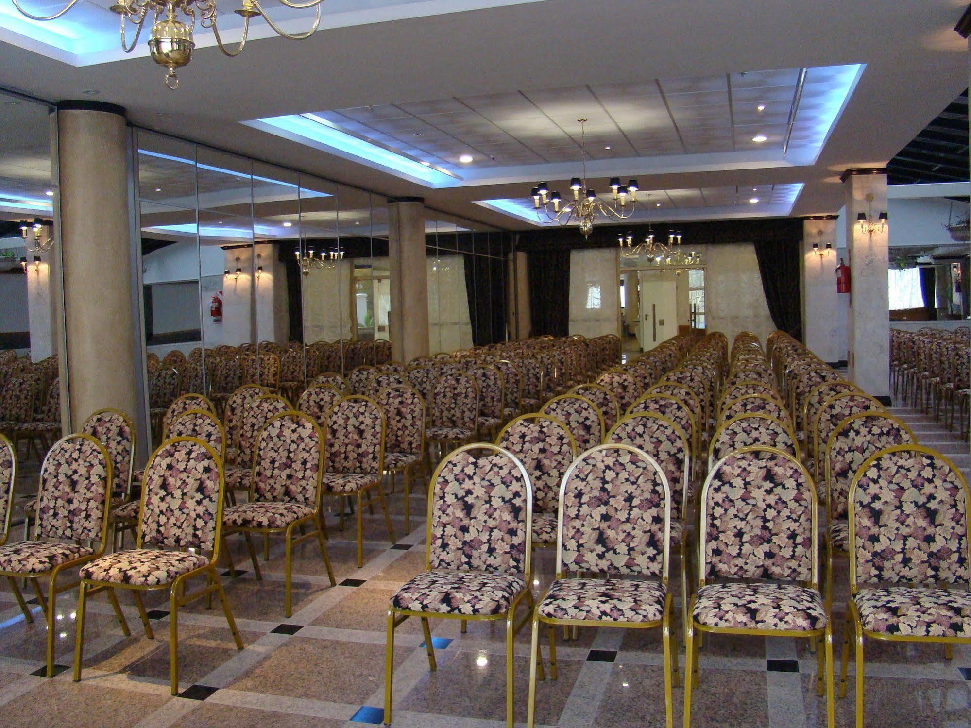 Ramada By Wyndham Buenos Aires Otel Vicente López Dış mekan fotoğraf